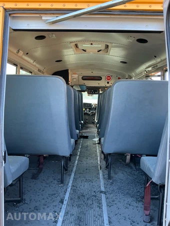 2010 Chevrolet Express 3500 Cutaway 1WT DRW – miniatura 2