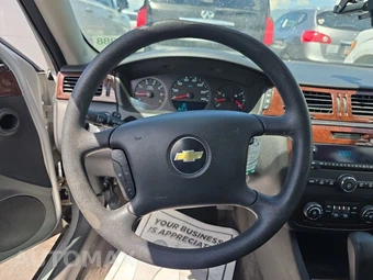 2010 Chevrolet Impala LS 1LS – miniatura 10