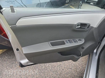 2010 Chevrolet Malibu LS 1LS – miniatura 9