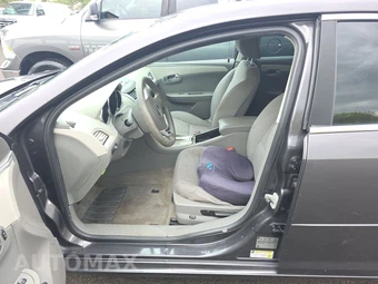 2010 Chevrolet Malibu LS 1LS – miniatura 7