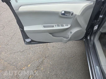 2010 Chevrolet Malibu LS 1LS – miniatura 9