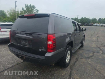 2010 Chevrolet Suburban 1500 LS 1LS - miniatura 3