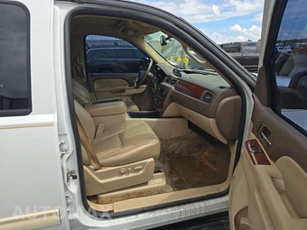 2010 Chevrolet Tahoe LT 1LT – miniatura 8