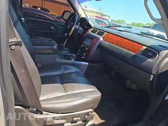 2010 Chevrolet Tahoe LT 1LT – miniatura 14