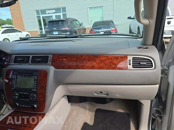 2010 Chevrolet Tahoe LTZ 1LZ - miniatura 17