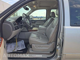 2010 Chevrolet Tahoe LTZ 1LZ - miniatura 3