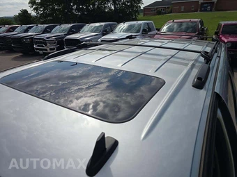 2010 Chevrolet Tahoe LTZ 1LZ - miniatura 9
