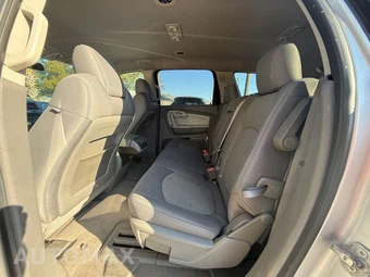 2010 Chevrolet Traverse LT - miniatura 10