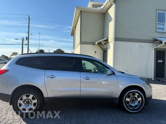 2010 Chevrolet Traverse LT - miniatura 6