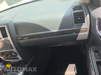 2010 Chrysler 300S – miniatura 19