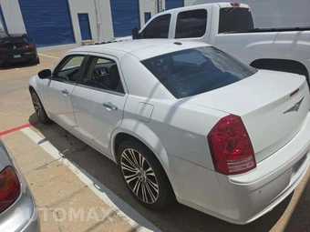 2010 Chrysler 300S – miniatura 2