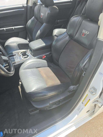 2010 Chrysler 300S – miniatura 6