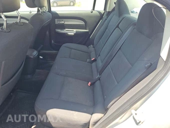 2010 Chrysler Sebring Touring Sedan - miniatura 13
