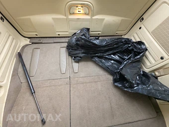 2010 Chrysler Town & Country Limited 121.2" WB – miniatura 14