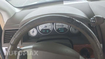 2010 Chrysler Town & Country Limited 121.2" WB – miniatura 24