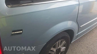 2010 Chrysler Town & Country Limited 121.2" WB – miniatura 30