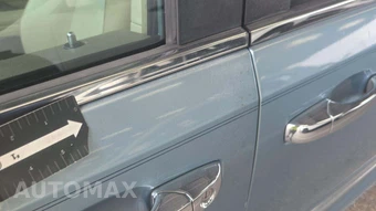 2010 Chrysler Town & Country Limited 121.2" WB – miniatura 44