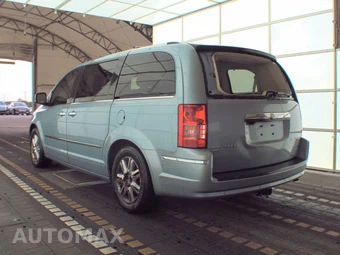 2010 Chrysler Town & Country Limited 121.2" WB – miniatura 6