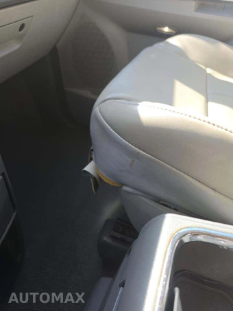 2010 Chrysler Town & Country Limited 121.2" WB - miniatura 22