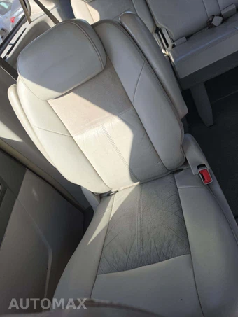 2010 Chrysler Town & Country Limited 121.2" WB - miniatura 24
