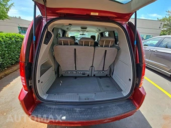 2010 Chrysler Town & Country LX 121.2" WB - miniatura 14