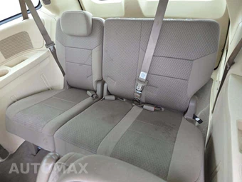2010 Chrysler Town & Country LX 121.2" WB – miniatura 13