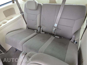 2010 Chrysler Town & Country LX 121.2" WB – miniatura 14