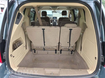 2010 Chrysler Town & Country LX 121.2" WB – miniatura 15