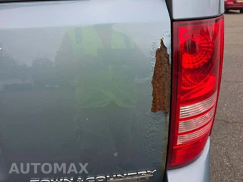 2010 Chrysler Town & Country LX 121.2" WB – miniatura 31