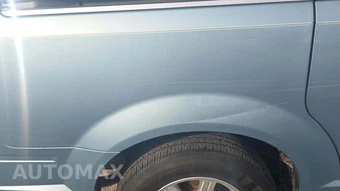 2010 Chrysler Town & Country Touring 121.2" WB - miniatura 22