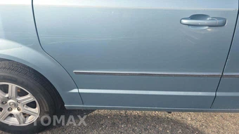 2010 Chrysler Town & Country Touring 121.2" WB - miniatura 25