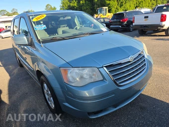 2010 Chrysler Town & Country Touring 121.2" WB - miniatura 3