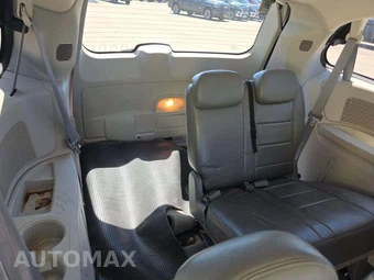 2010 Chrysler Town & Country Touring 121.2" WB – miniatura 10