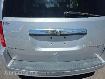 2010 Chrysler Town & Country Touring 121.2" WB – miniatura 20