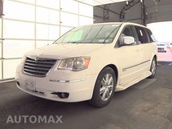 2010 Chrysler Town & Country Touring 121.2" WB — samochód z USA z aukcji Manheim, oferta Kup Teraz w AUTOMAX