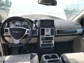 2010 Chrysler Town & Country Touring 121.2" WB – miniatura 17