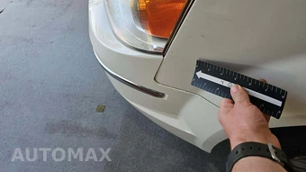 2010 Chrysler Town & Country Touring 121.2" WB – miniatura 31