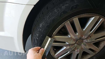 2010 Chrysler Town & Country Touring 121.2" WB – miniatura 43