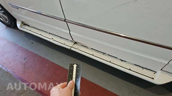 2010 Chrysler Town & Country Touring 121.2" WB – miniatura 50
