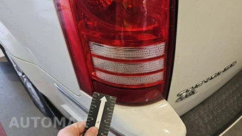 2010 Chrysler Town & Country Touring 121.2" WB – miniatura 55