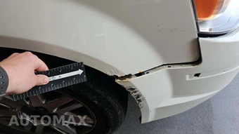2010 Chrysler Town & Country Touring 121.2" WB – miniatura 68