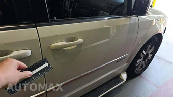 2010 Chrysler Town & Country Touring 121.2" WB – miniatura 76
