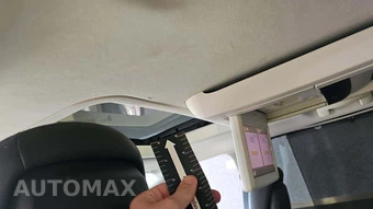 2010 Chrysler Town & Country Touring 121.2" WB – miniatura 90