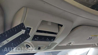 2010 Chrysler Town & Country Touring 121.2" WB – miniatura 91