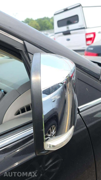 2010 Chrysler Town & Country Touring 121.2" WB – miniatura 32
