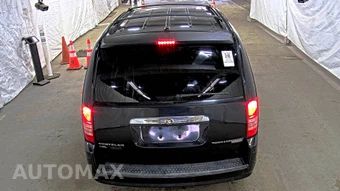 2010 Chrysler Town & Country Touring 121.2" WB – miniatura 5