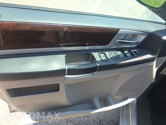 2010 Chrysler Town & Country Touring Plus 121.2" WB – miniatura 15