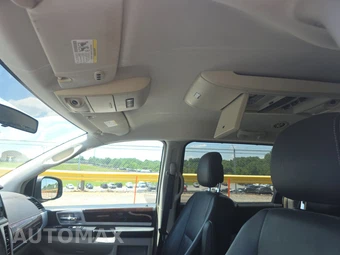 2010 Chrysler Town & Country Touring Plus 121.2" WB – miniatura 21