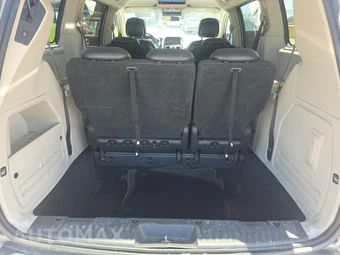 2010 Chrysler Town & Country Touring Plus 121.2" WB – miniatura 24