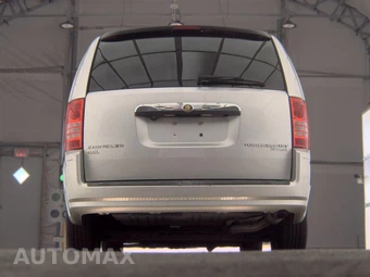 2010 Chrysler Town & Country Touring Plus 121.2" WB – miniatura 7